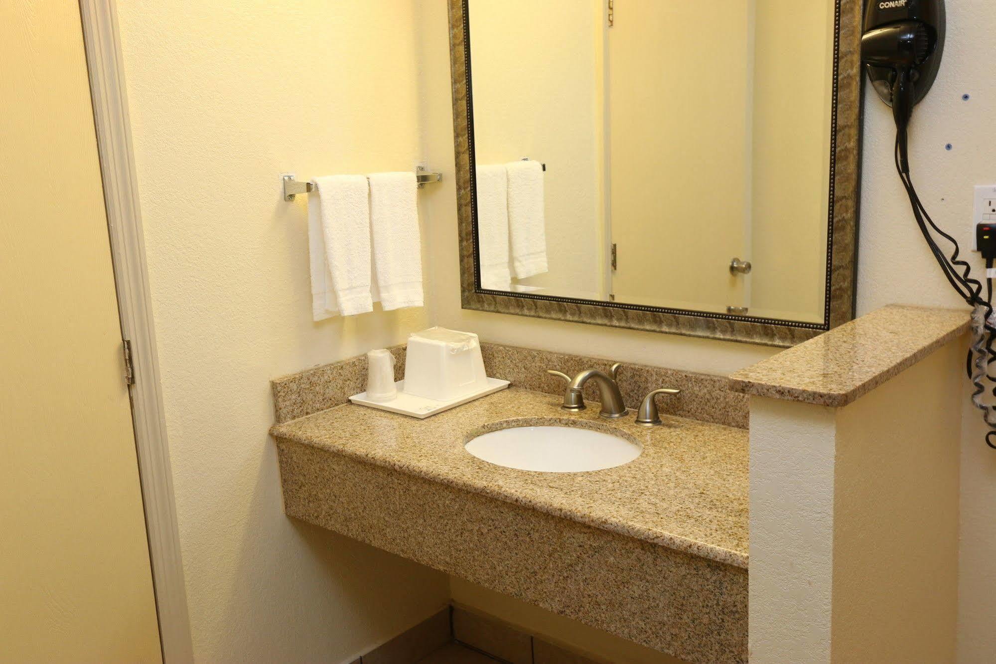 Comfort Inn South Padre Island Εξωτερικό φωτογραφία
